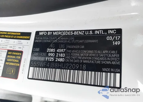 2017 Mercedes-Benz C 300 z USA, uszkodzony, nr VIN 55SWF4JB8HU220918